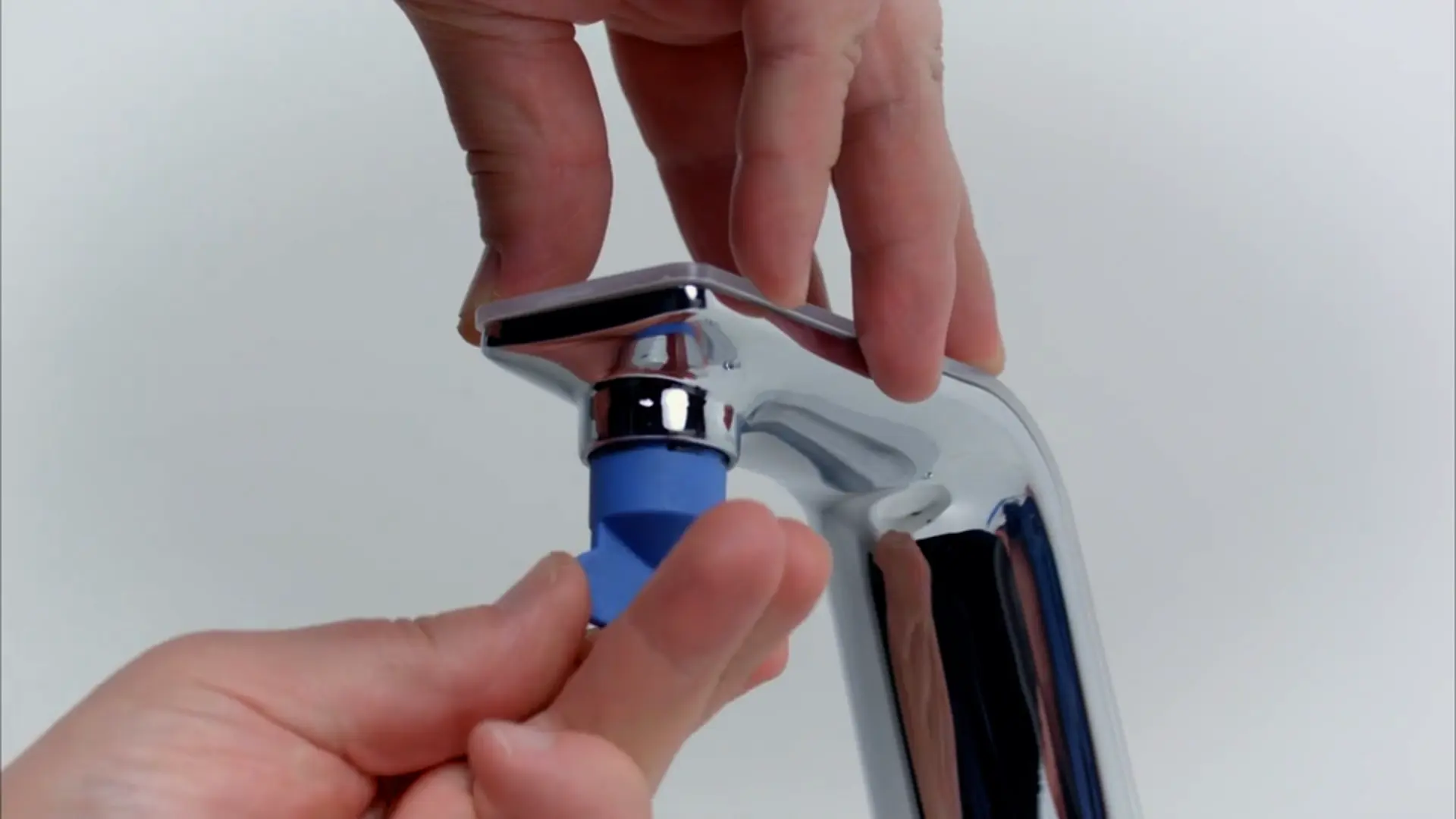 La Cucina ALESSI SENSE by Oras - Maintaining the aerator